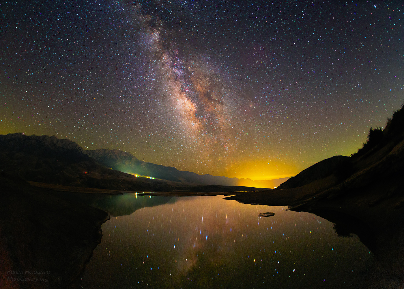 آسمان کویر لوت در شب