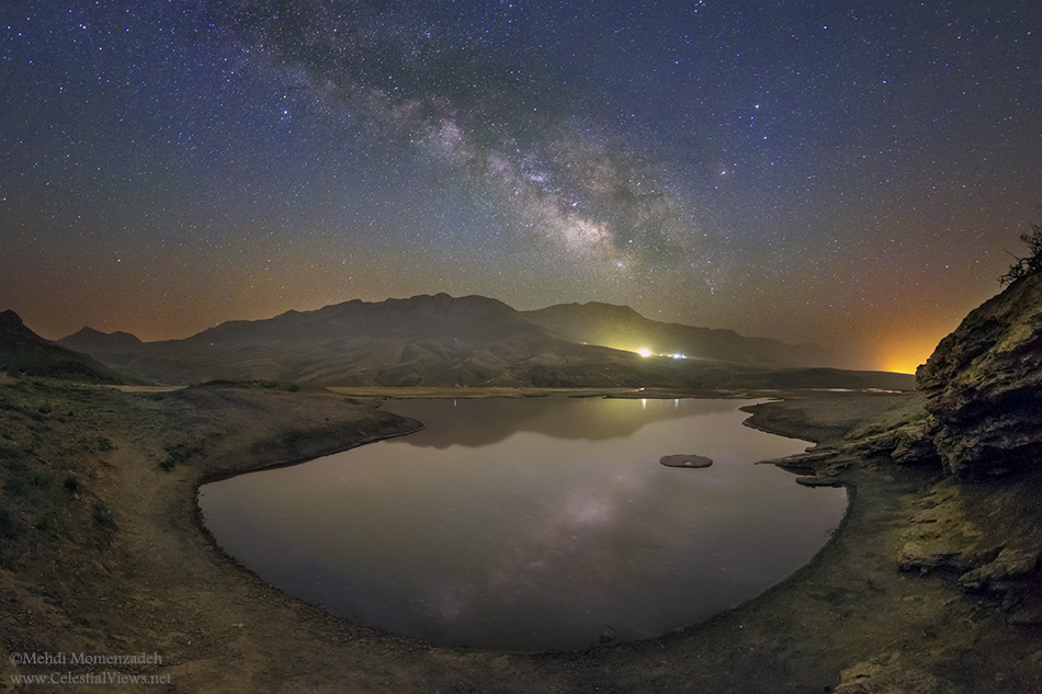 آسمان کویر لوت در شب