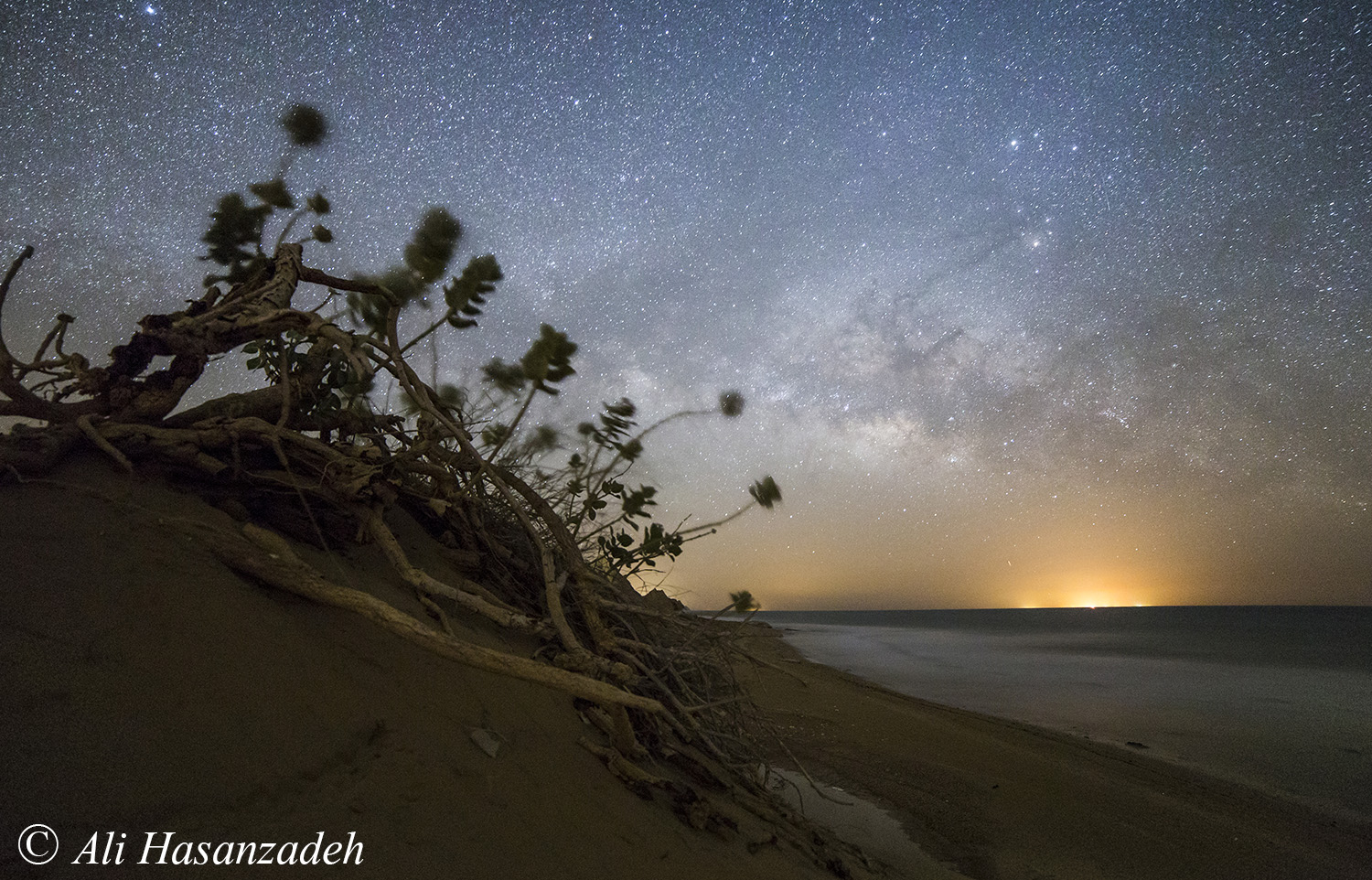 آسمان کویر لوت در شب