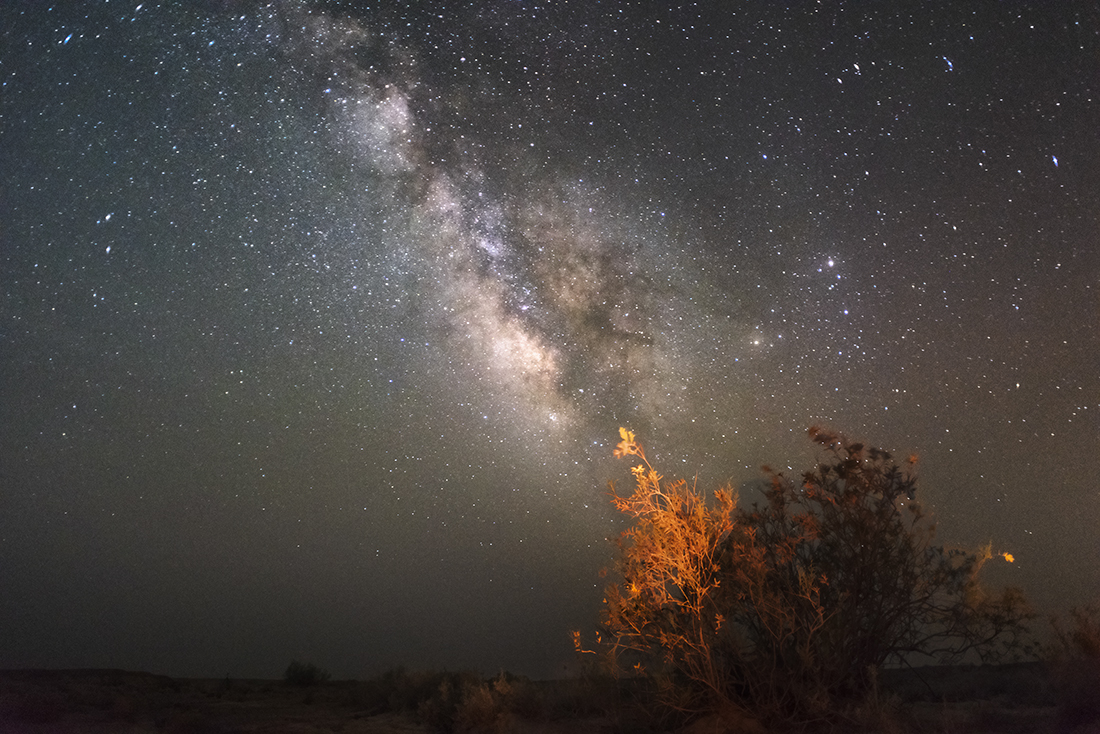 آسمان کویر لوت در شب