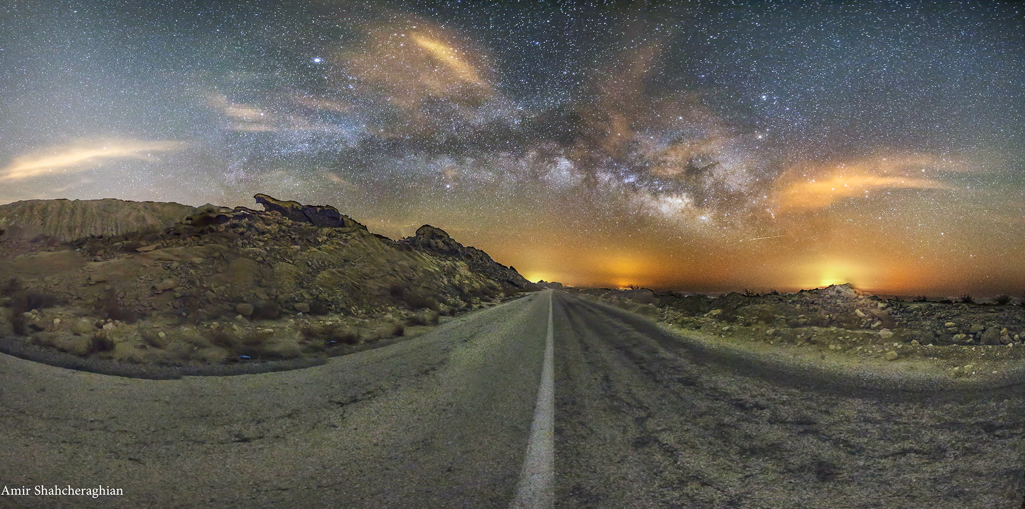 آسمان کویر لوت در شب