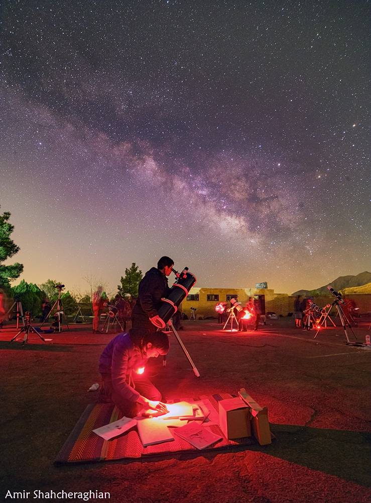 آسمان کویر لوت در شب