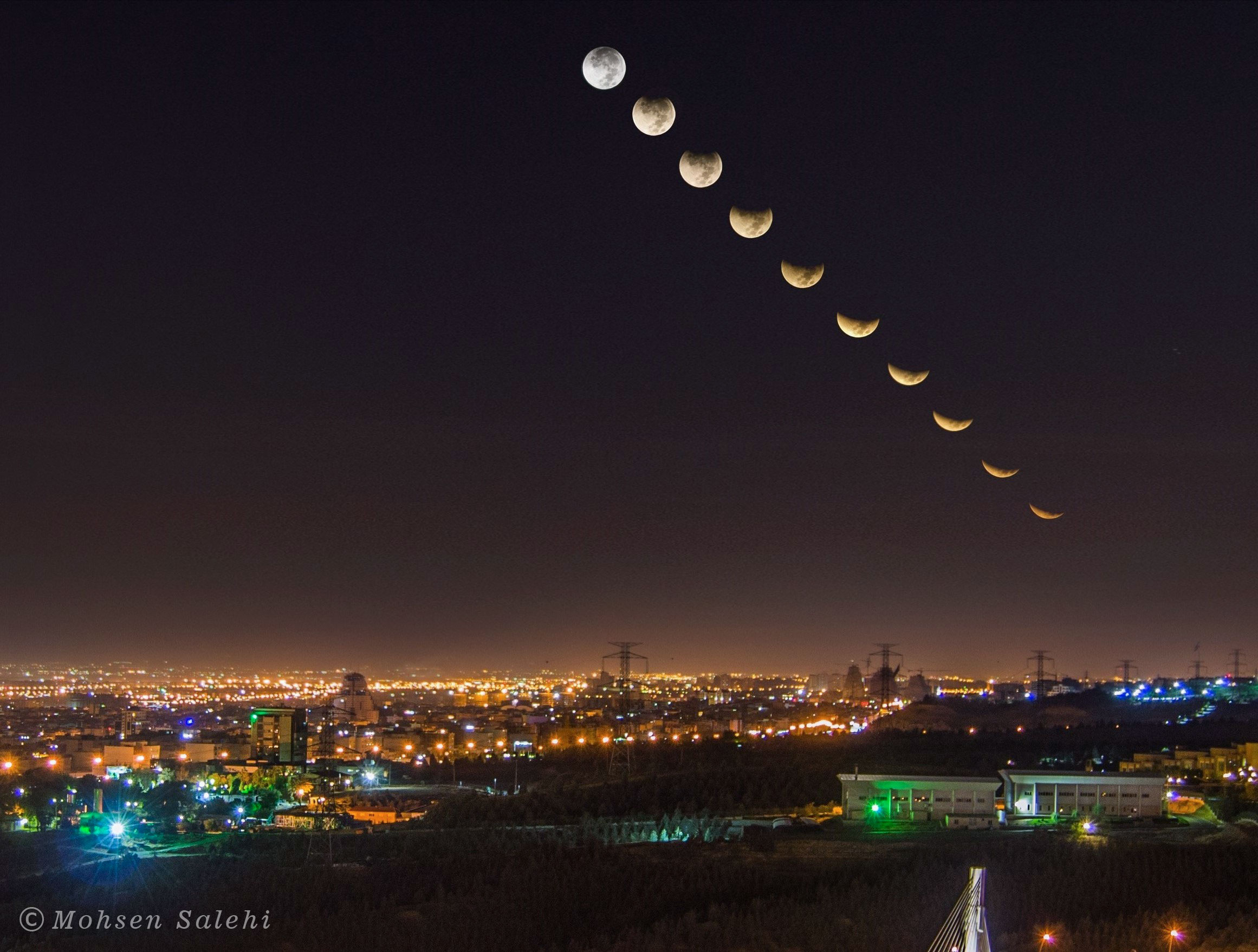 ماه گرفتگی بر فراز آسمان تهران